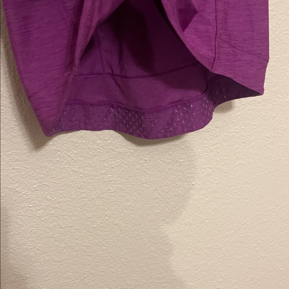 ๐ธ(5 for $15) Fitted workout tank with built-in bra - Picture 2 of 5